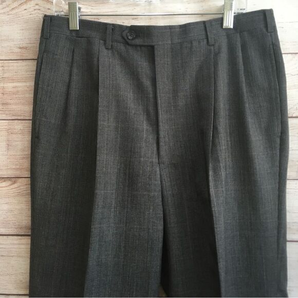 VINTAGE HART, SHAFFNER & MARX 100% WOOL DOUBLE BREASTED SUIT IN GRAY - Picture 11 of 13